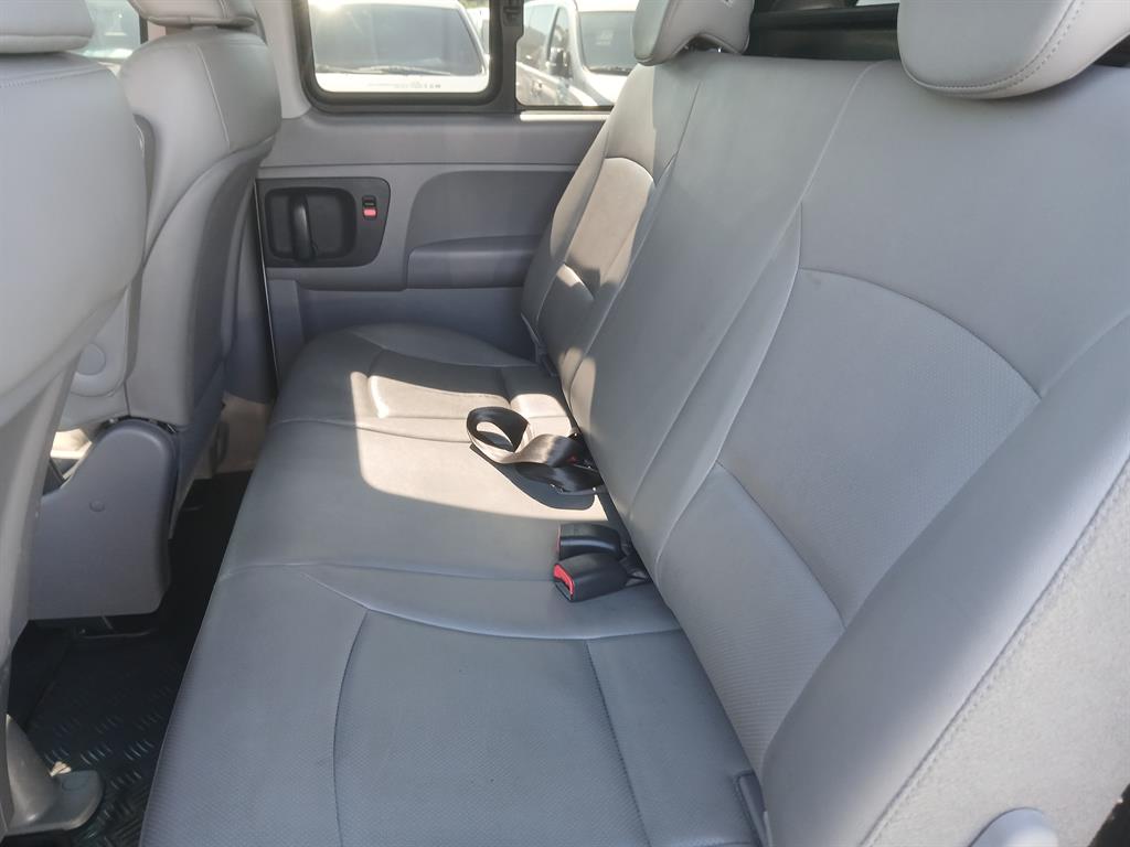 HYUNDAI Starex - Vista 12