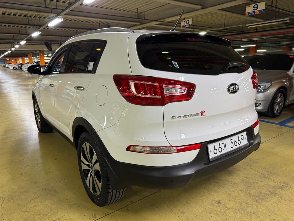 KIA Sportage - Vista 5