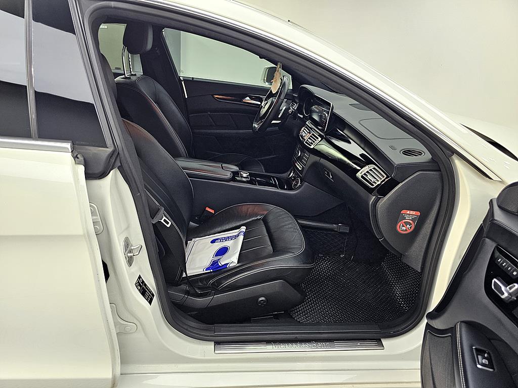 Mercedes Benz CLS Class - Vista 11