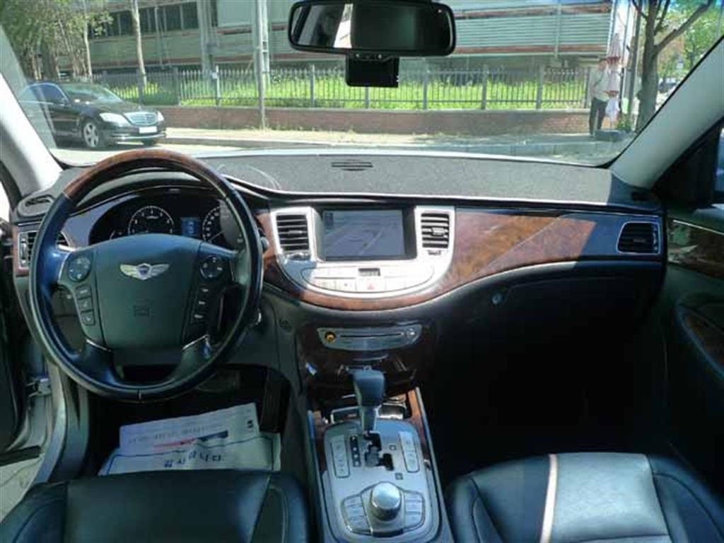 HYUNDAI Genesis - Vista 8