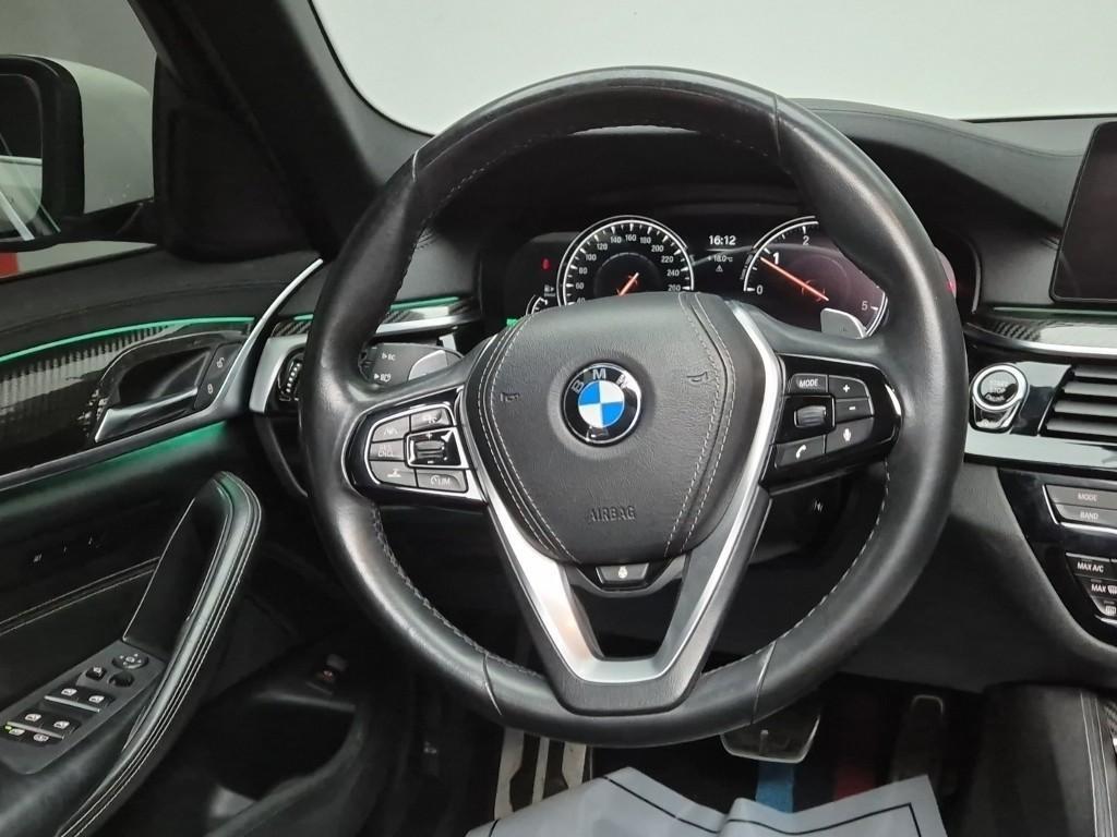 BMW 5 Series - Vista 5