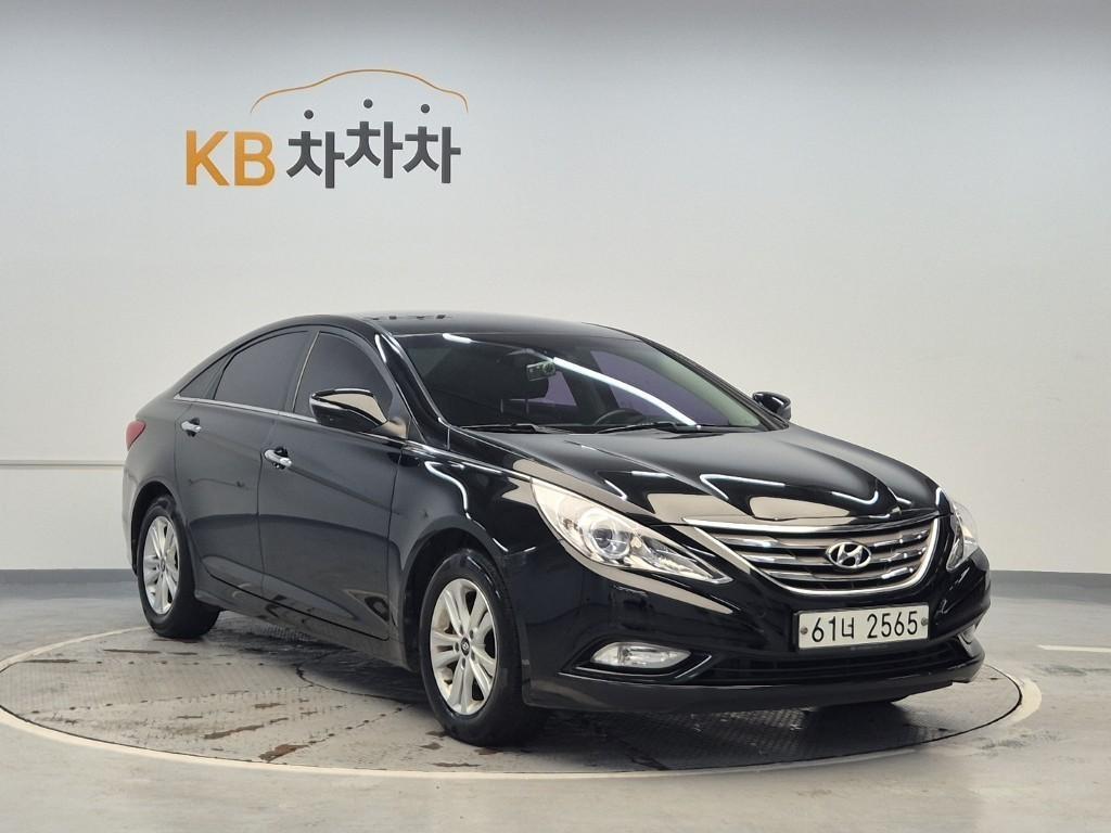 HYUNDAI Sonata - Vista 4