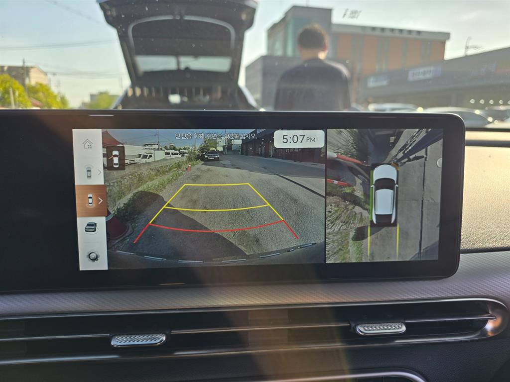 Genesis GV60 - Vista 11