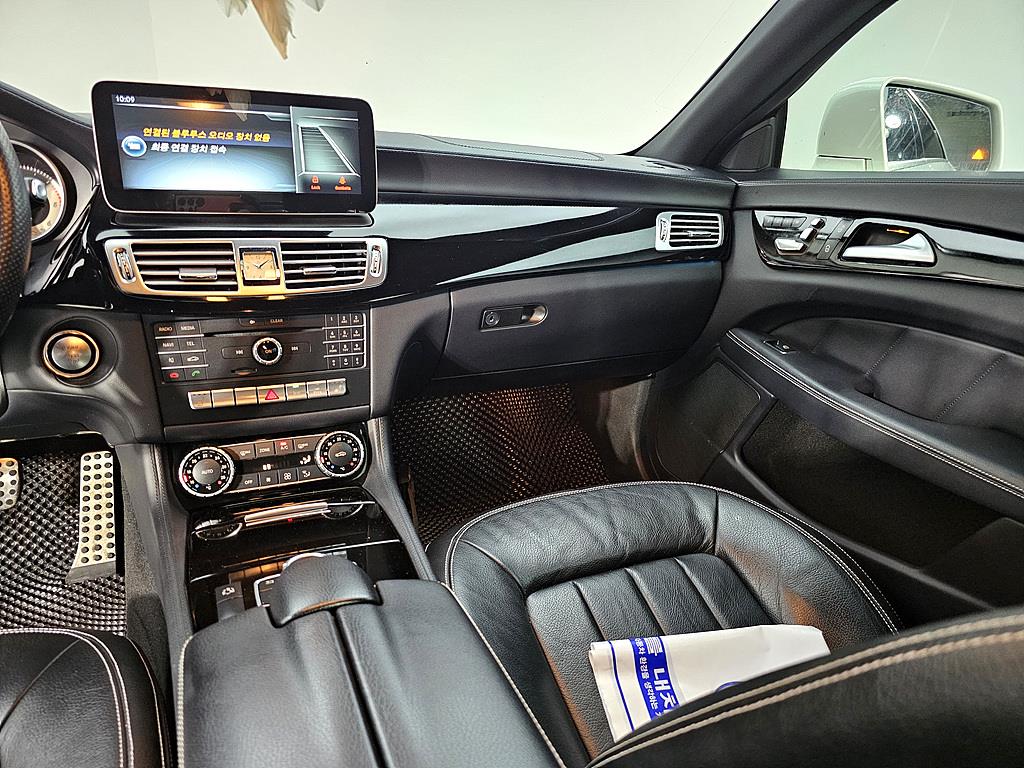 Mercedes Benz CLS Class - Vista 10