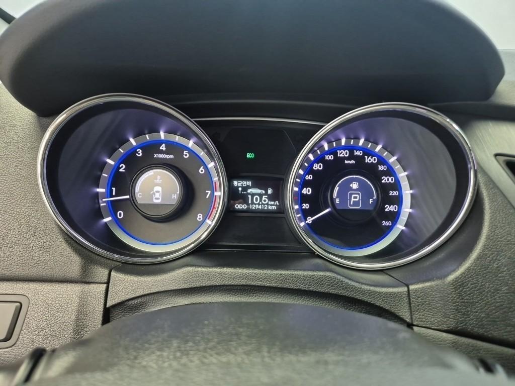 HYUNDAI Sonata - Vista 6