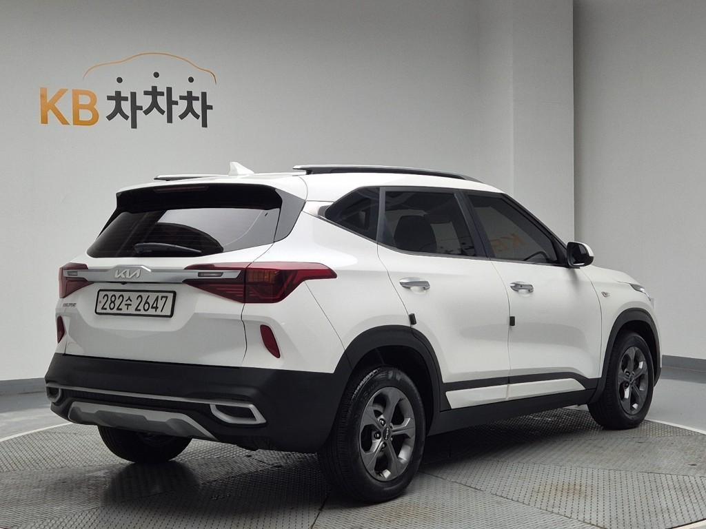 KIA Seltos - Vista 3