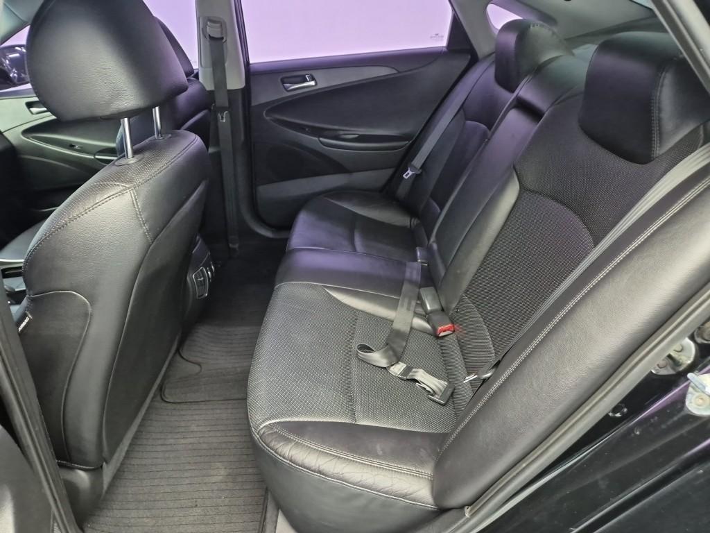 HYUNDAI Sonata - Vista 12