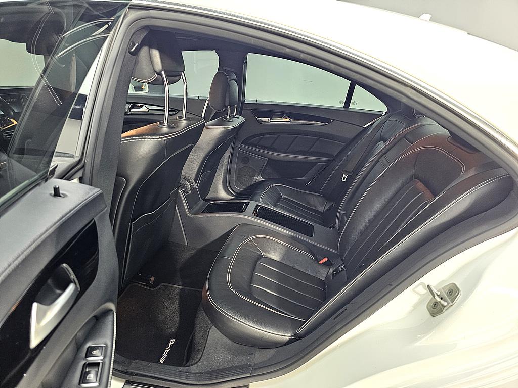 Mercedes Benz CLS Class - Vista 9