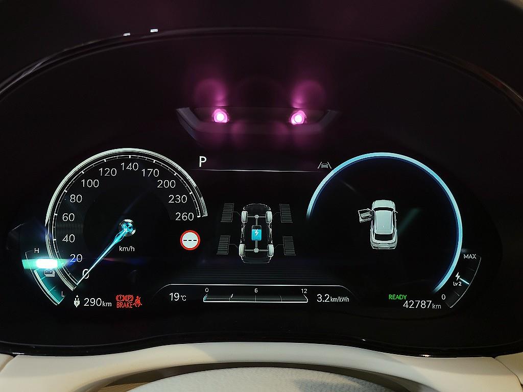 Genesis GV70 - Vista 10