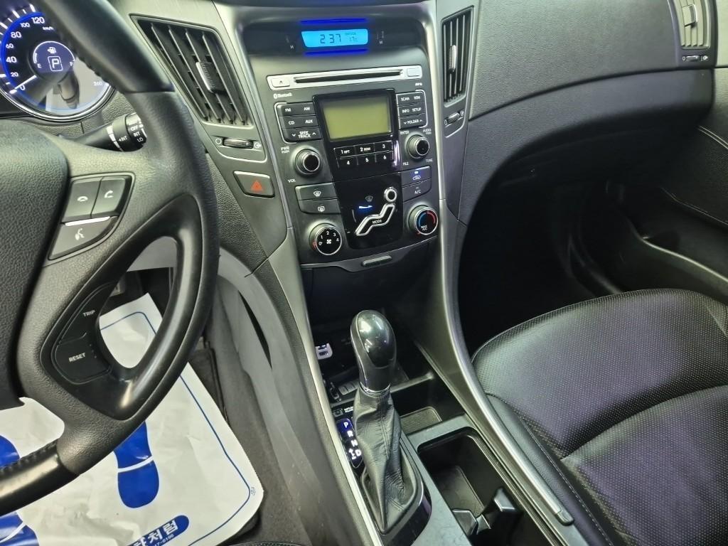 HYUNDAI Sonata - Vista 10