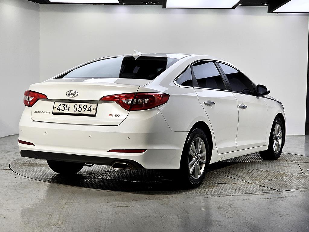 HYUNDAI Sonata - Vista 4