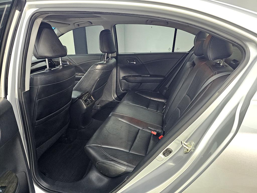 Honda Accord - Vista 9