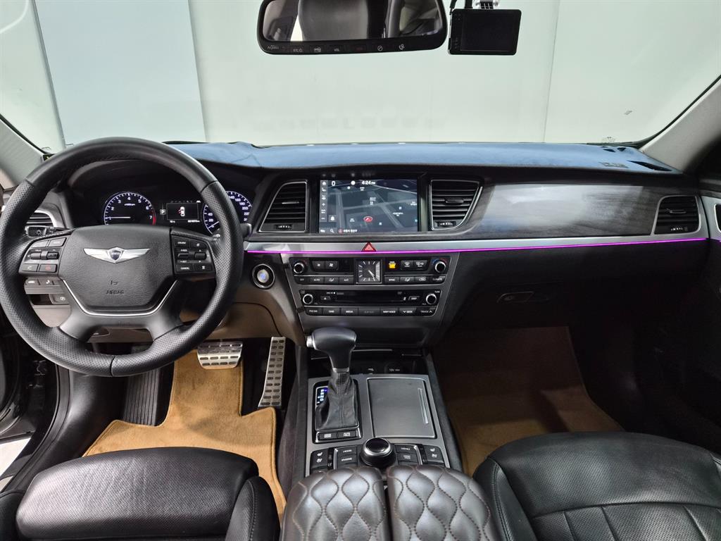 HYUNDAI Genesis - Vista 7