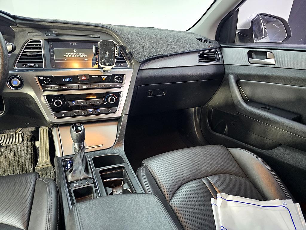 HYUNDAI Sonata - Vista 10