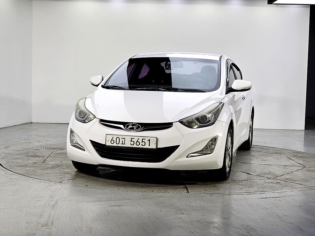 HYUNDAI Avante - Vista 2