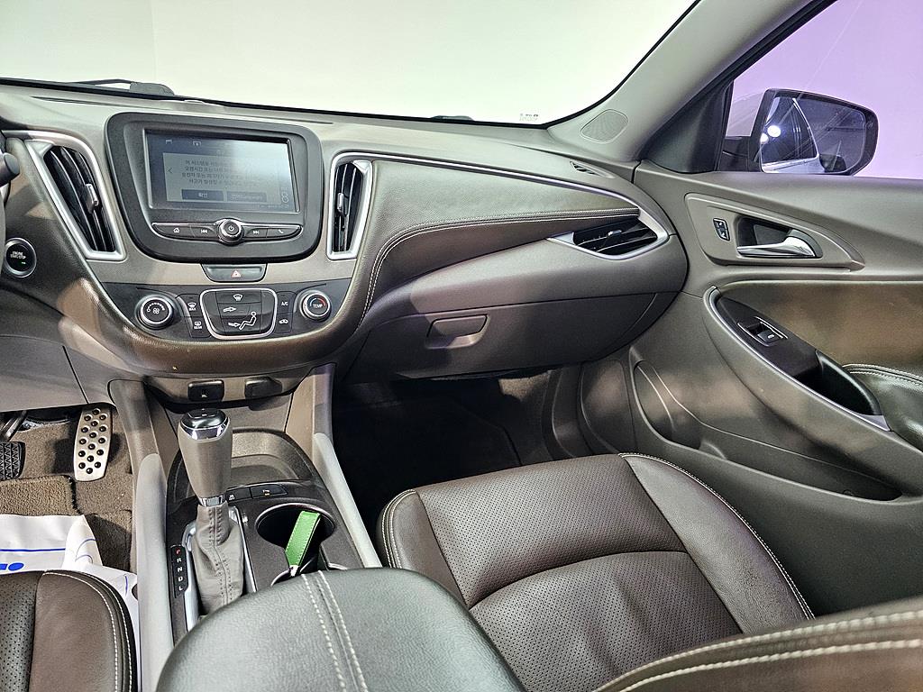 Chevrolet Malibu - Vista 10