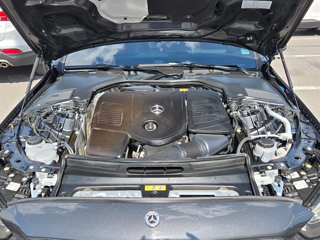 Mercedes Benz C Class - Vista 5