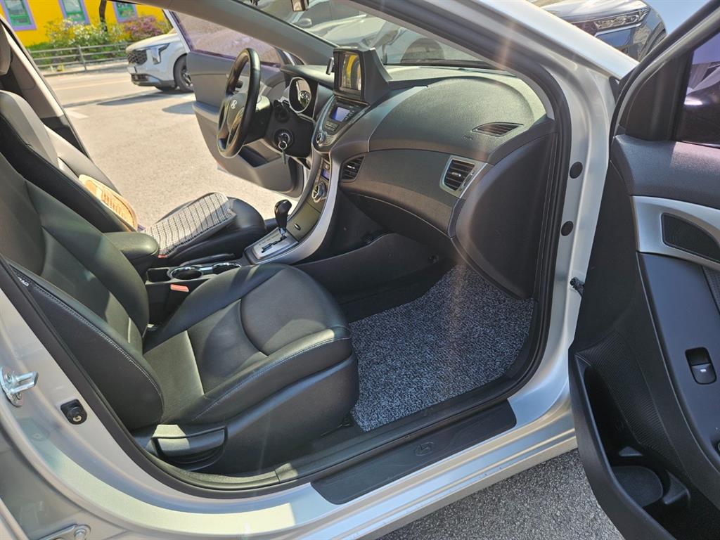 HYUNDAI Avante 2012 Gris - Importación desde Corea - HF Imports Iquique - Foto 15