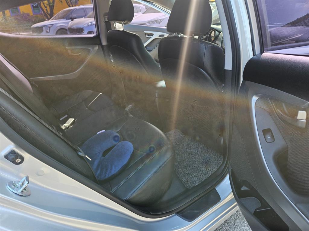 HYUNDAI Avante 2012 Gris - Importación desde Corea - HF Imports Iquique - Foto 16