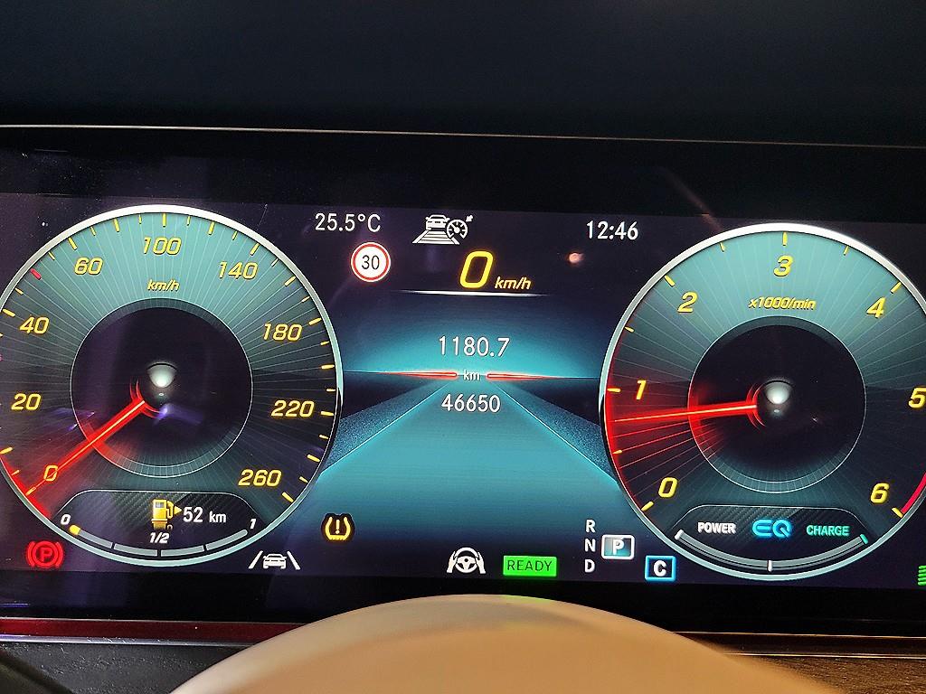 Mercedes Benz E class - Vista 9