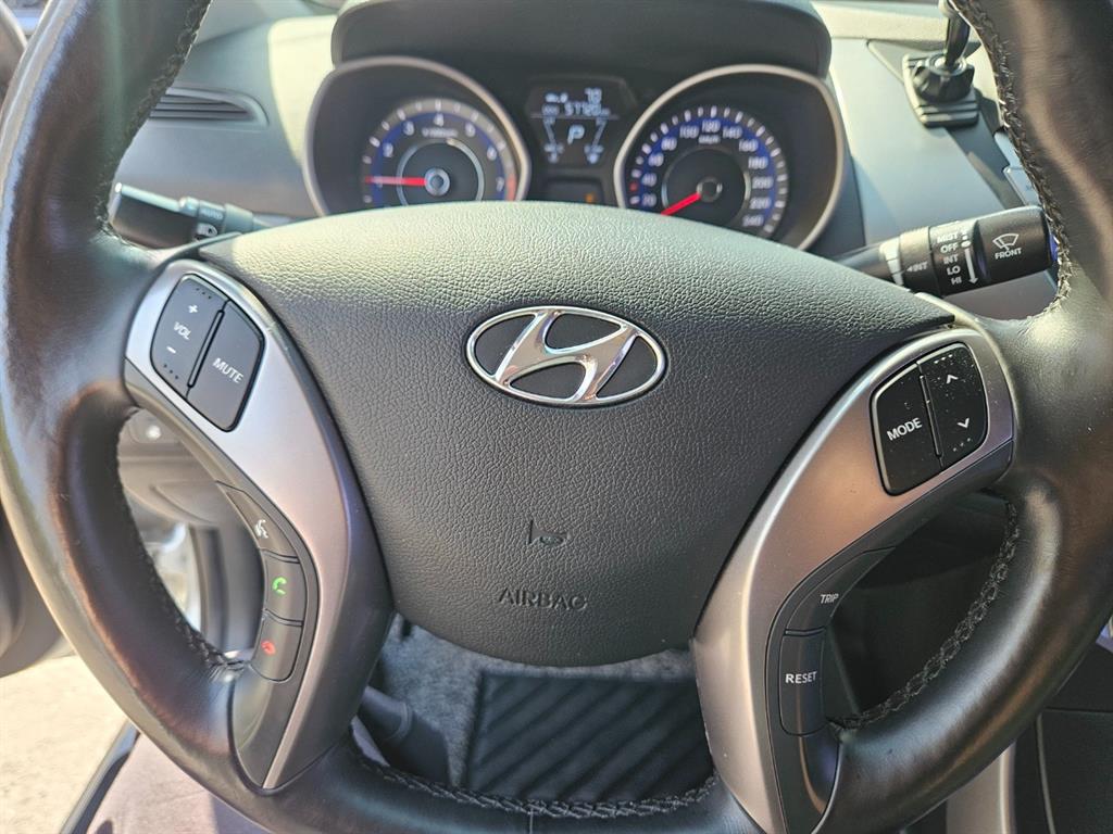 HYUNDAI Avante - Vista 9