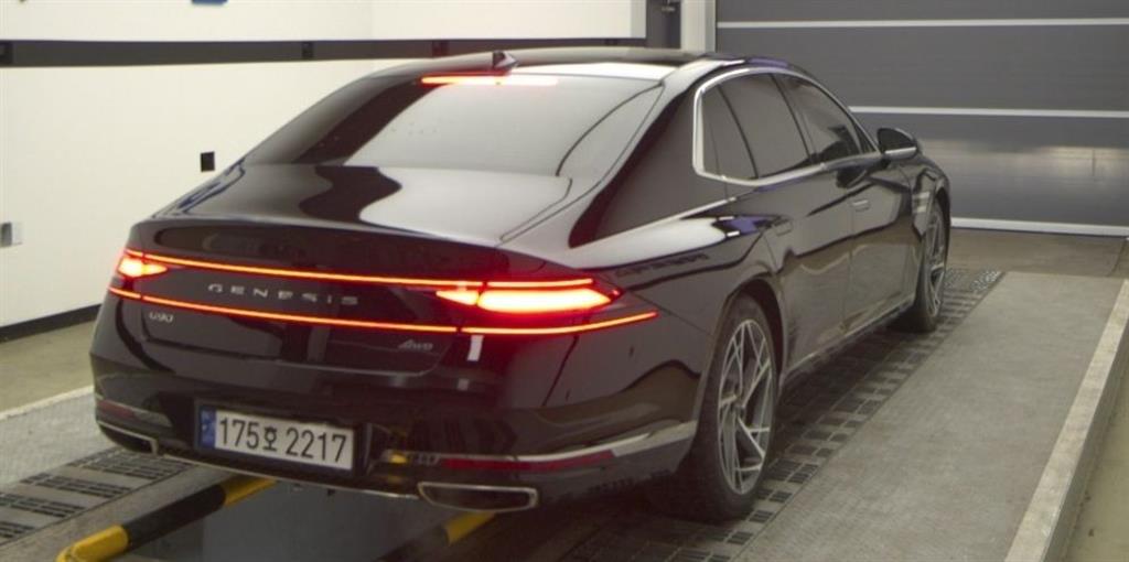 Genesis G90 - Vista 3