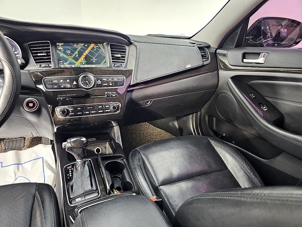 KIA K7 - Vista 10