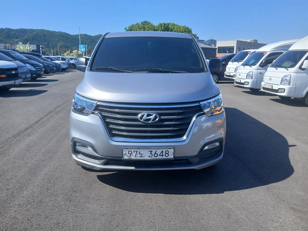 HYUNDAI Starex 2021 Plateado - Importación desde Corea - HF Imports Iquique - Foto 1