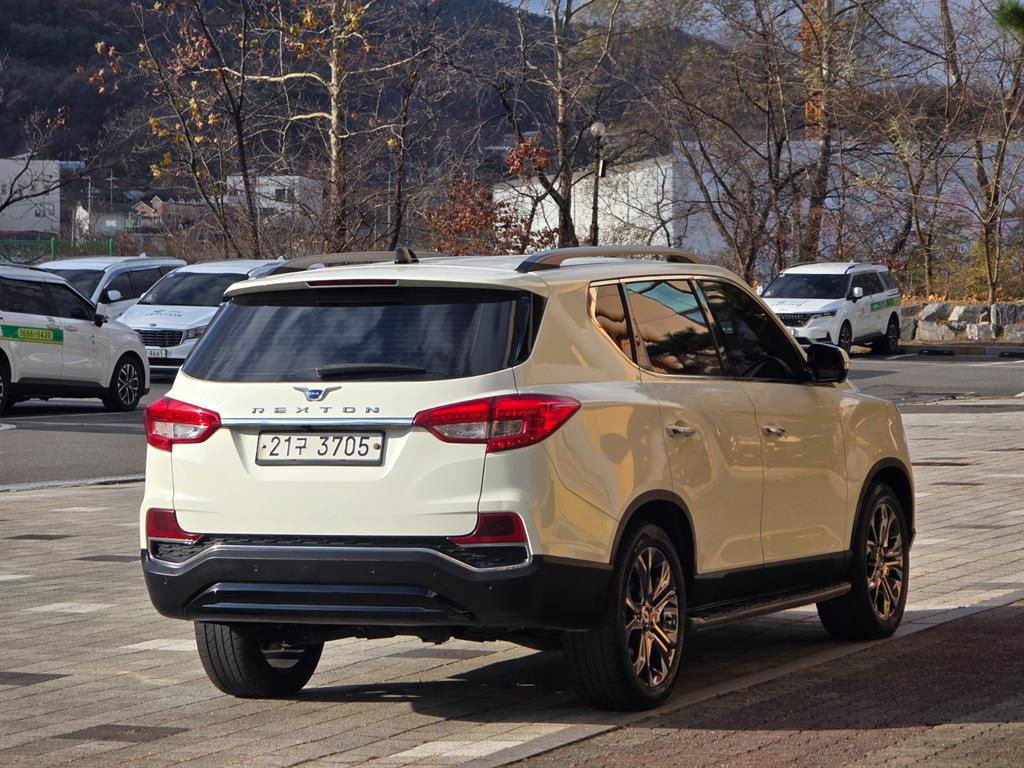 Ssangyong Rexton - Vista 7