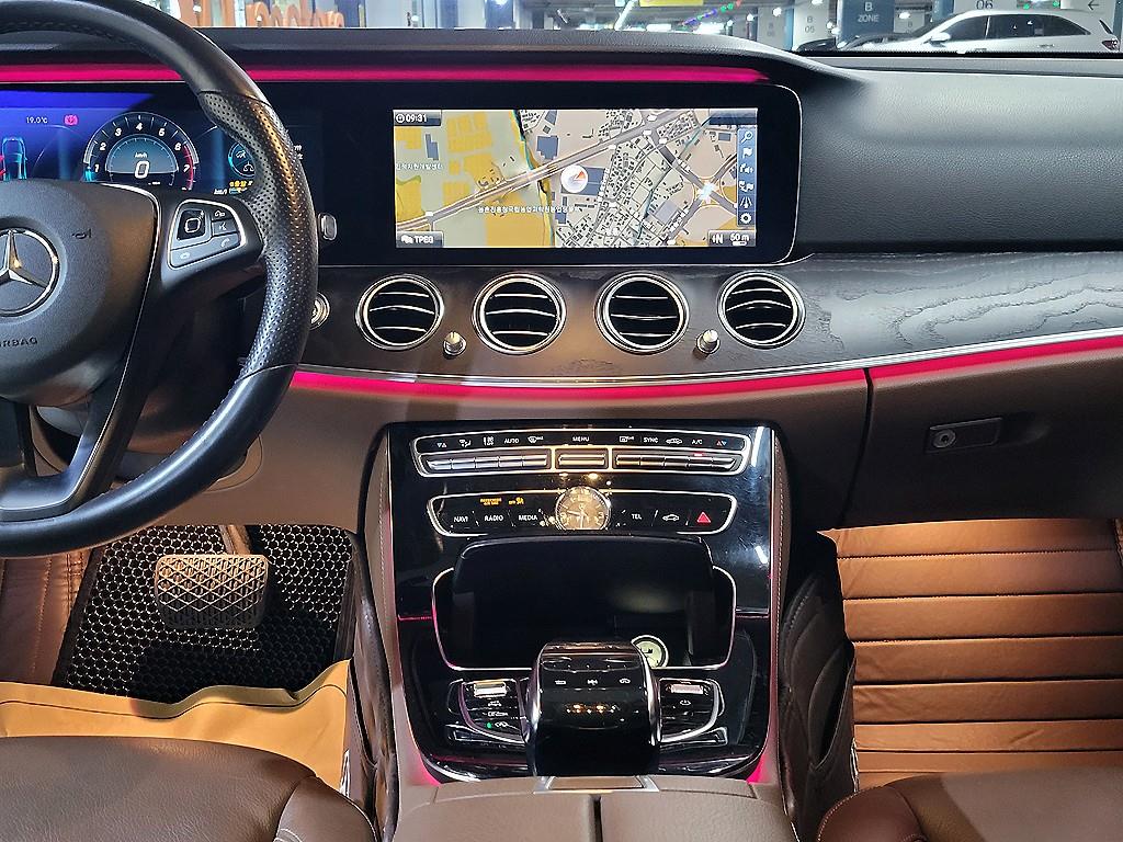 Mercedes Benz E class - Vista 11