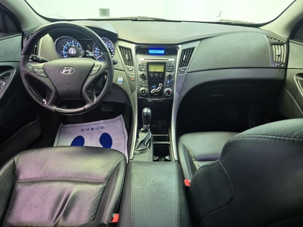HYUNDAI Sonata - Vista 7
