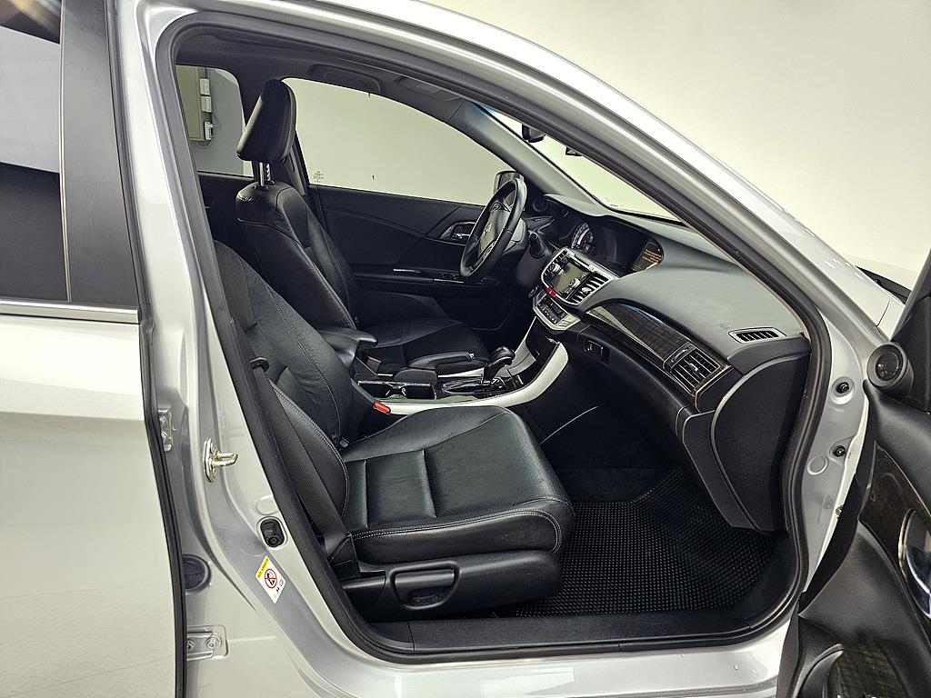 Honda Accord - Vista 11