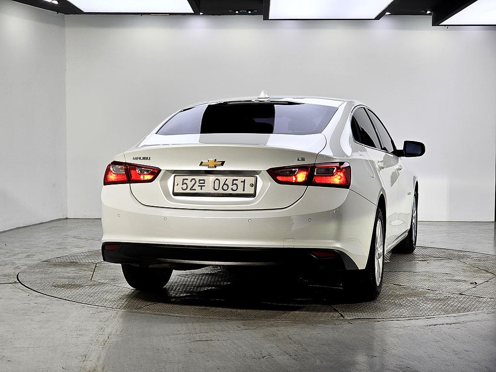 Chevrolet Malibu - Vista 3