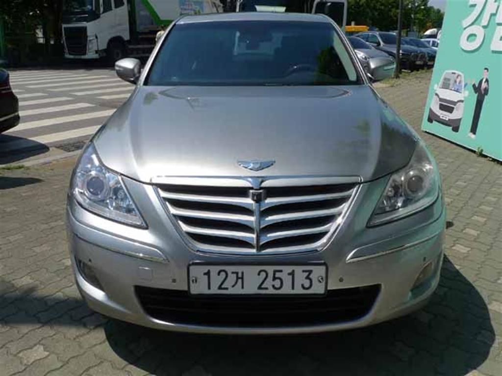 HYUNDAI Genesis - Vista 2