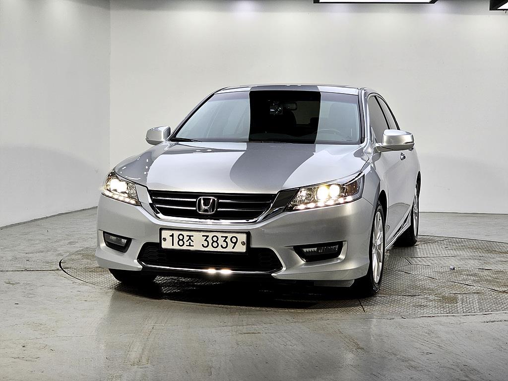 Honda Accord - Vista 2