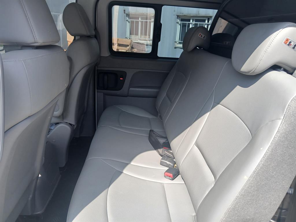 HYUNDAI Starex - Vista 8