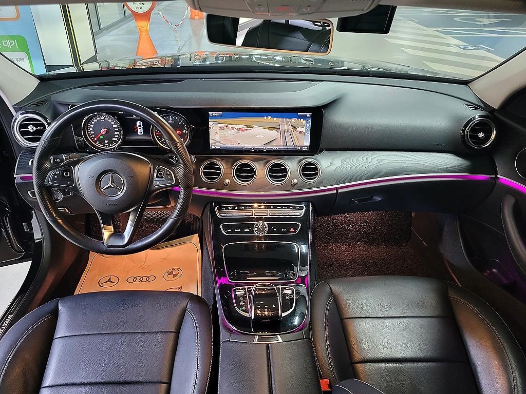 Mercedes Benz E class - Vista 6