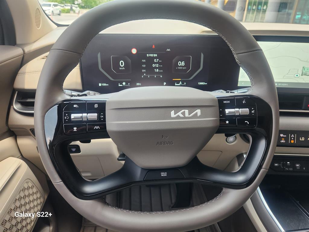 KIA Carnival - Vista 11