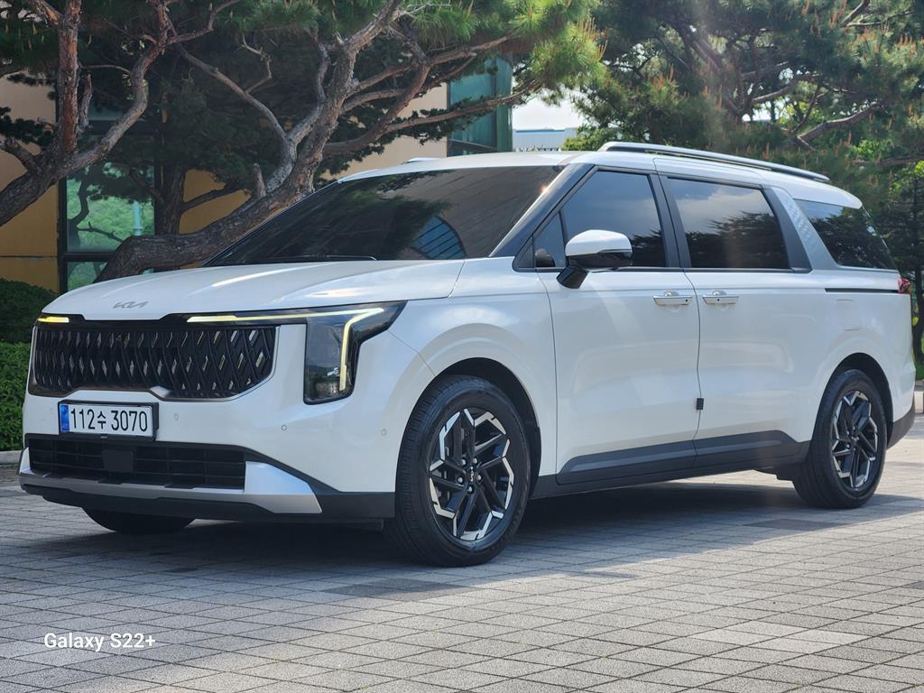 KIA Carnival 2024 Blanco - Importación desde Corea - HF Imports Iquique - Foto 1