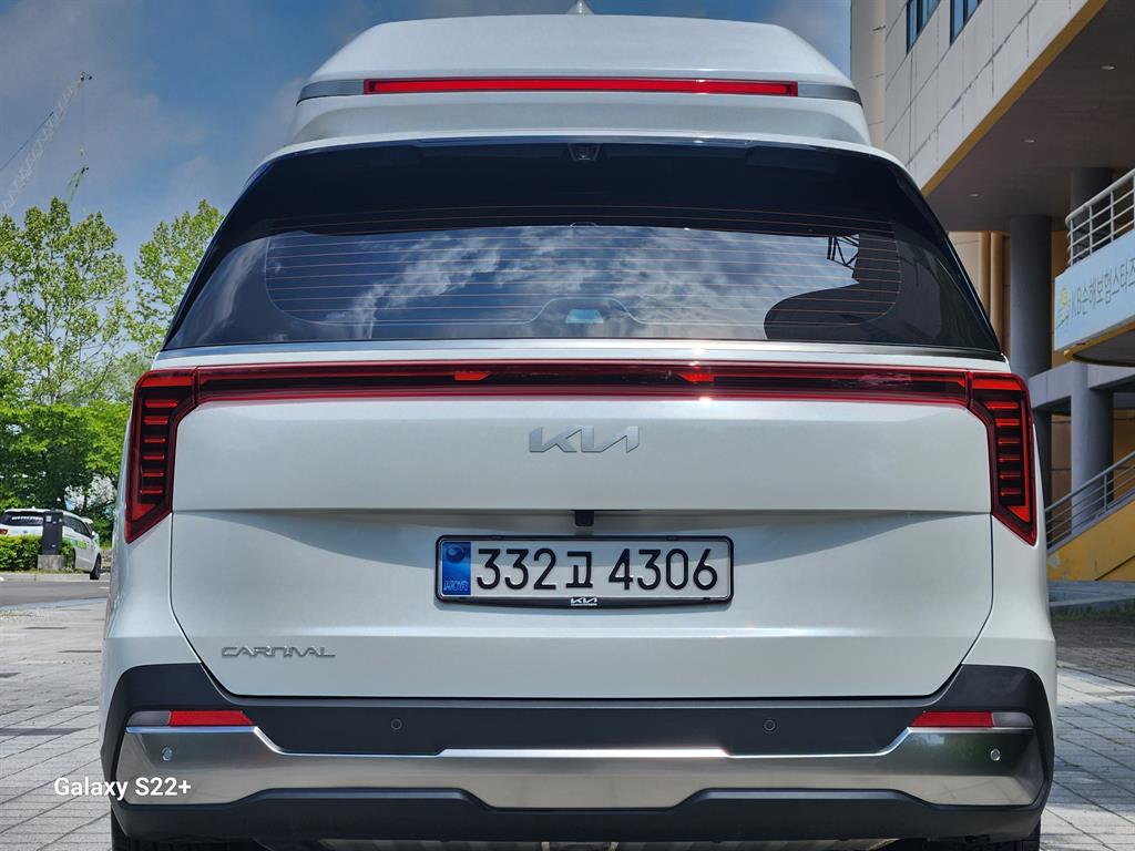 KIA Carnival - Vista 4