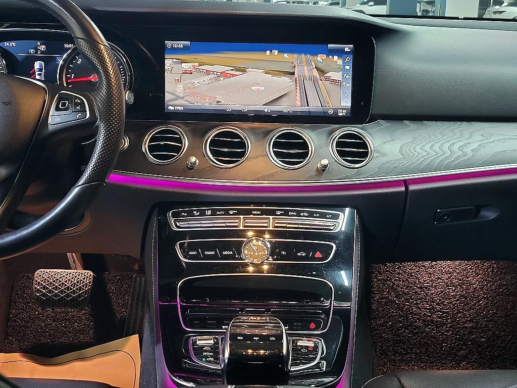 Mercedes Benz E class - Vista 11