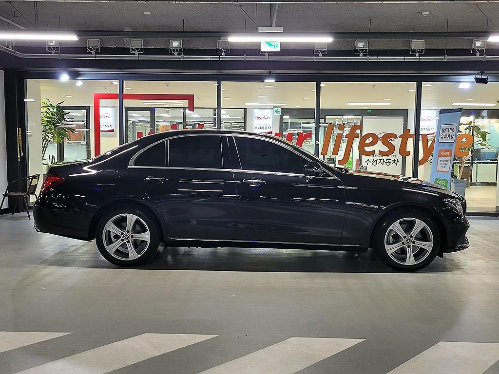 Mercedes Benz E class - Vista 3