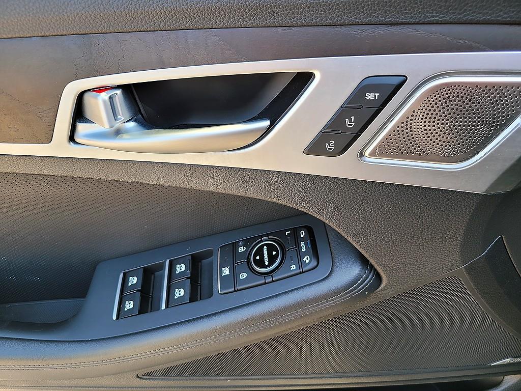 Genesis G80 - Vista 12