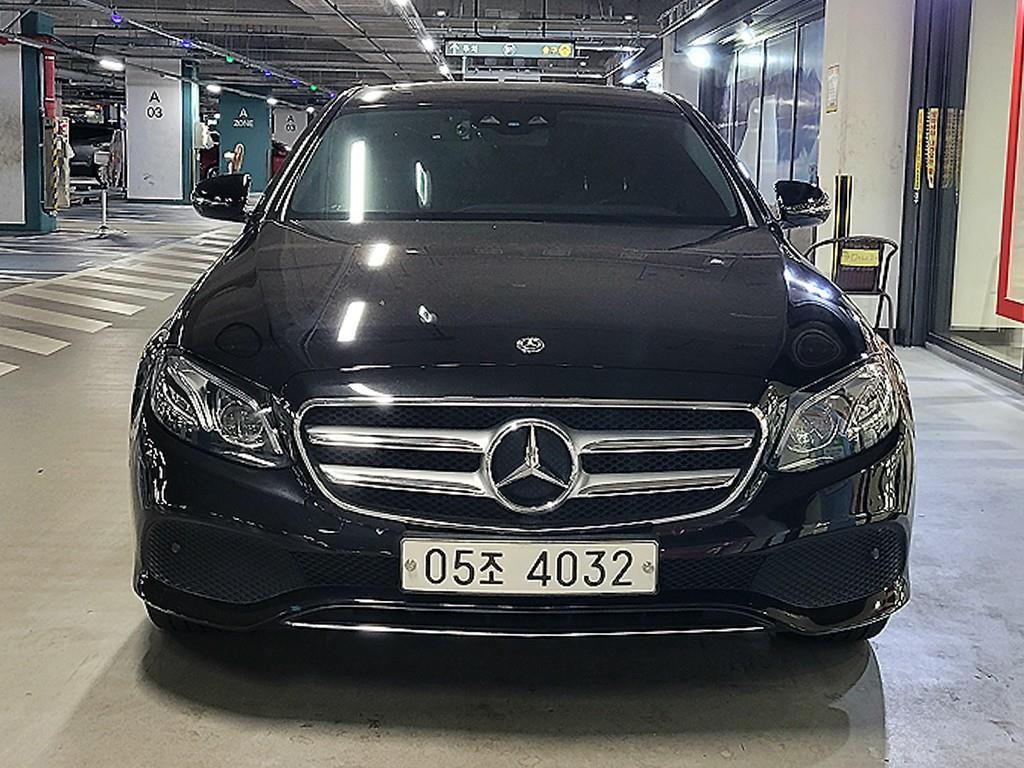 Mercedes Benz E class - Vista 2