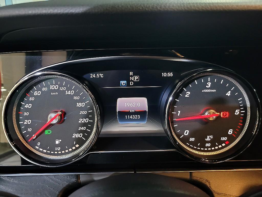 Mercedes Benz E class - Vista 10