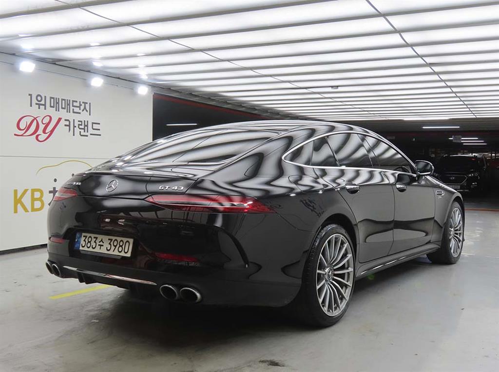Mercedes Benz AMG GT - Vista 4