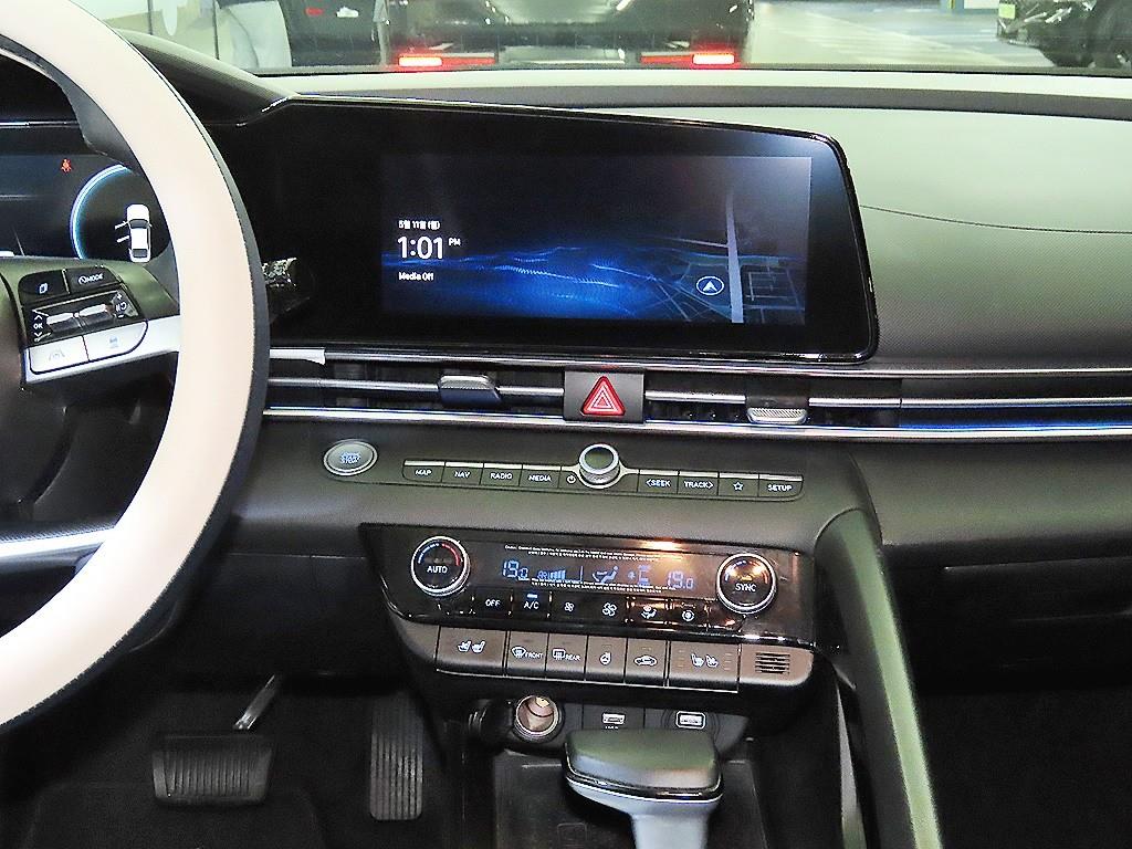 HYUNDAI Avante - Vista 11