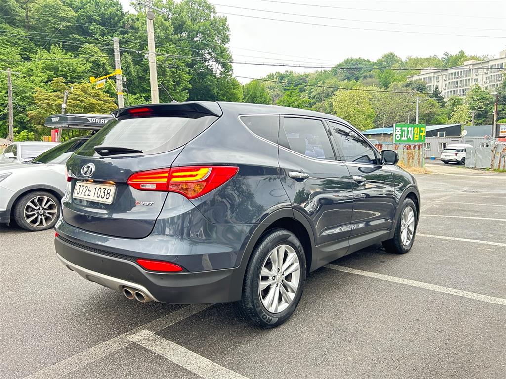 HYUNDAI Santa Fe - Vista 4