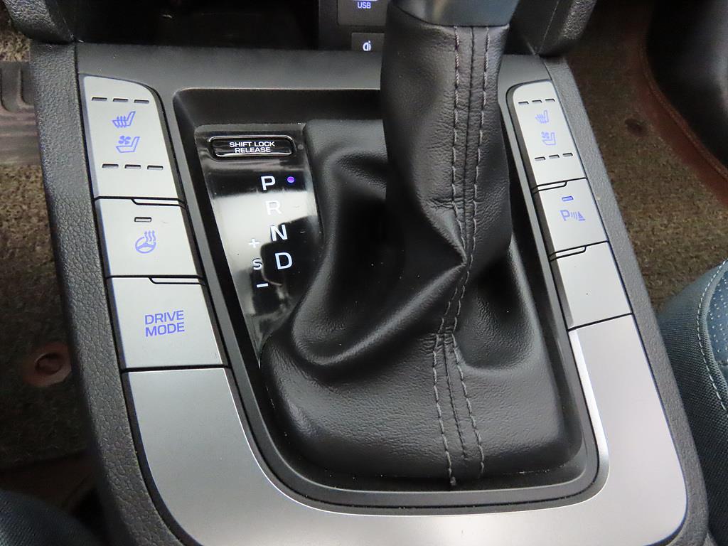 HYUNDAI Avante - Vista 12