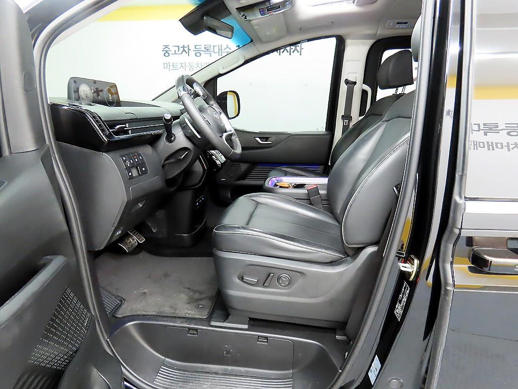 HYUNDAI Staria - Vista 5